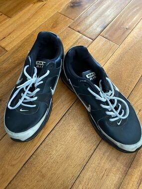 Nike Black & White Men’s Max Air Sneakers